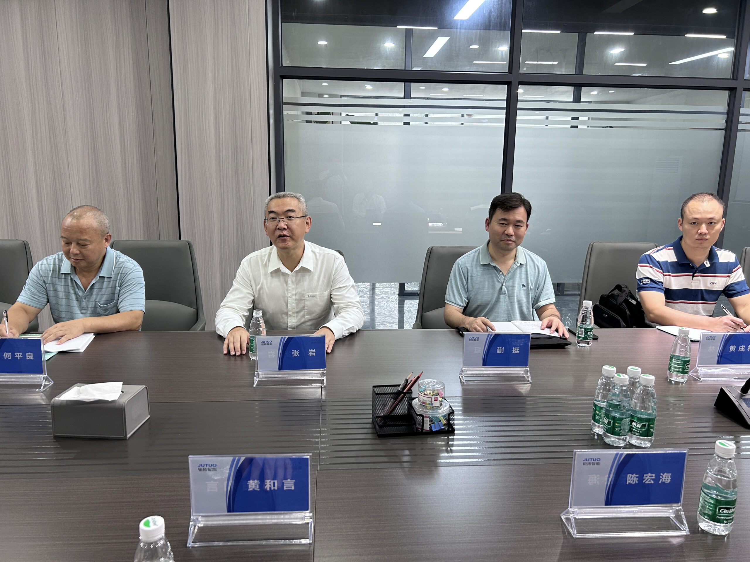 【领导关怀】韶关市副市长、市公安局局长张岩一行莅临广东钜拓智能装备有限公司调研指导工作 - 钜拓动态 - 4