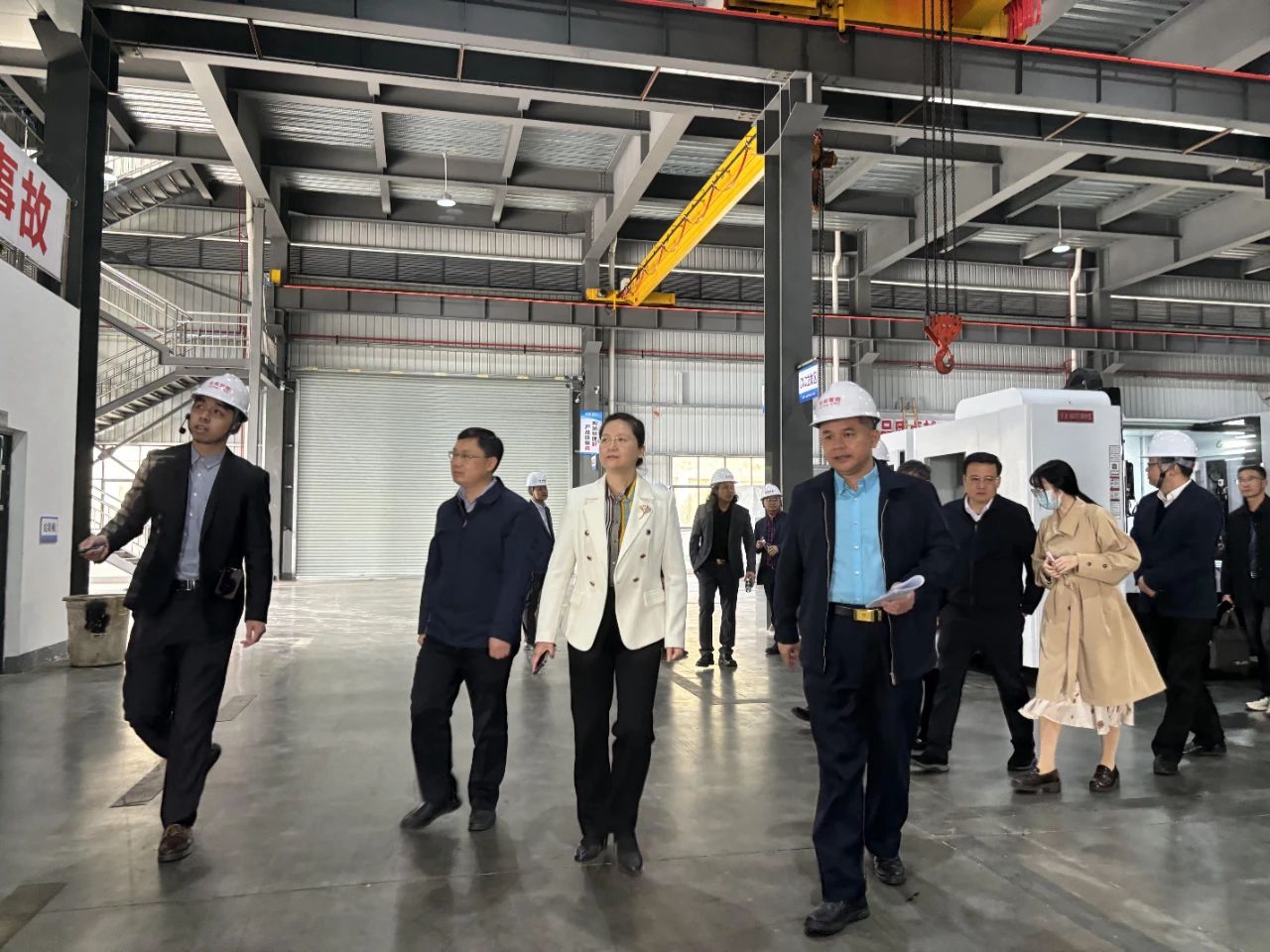 【领导关怀】广东省工业和信息化厅吴红副厅长一行莅临广东钜拓智能装备有限公司考察调研 - 聚焦CNC - 3