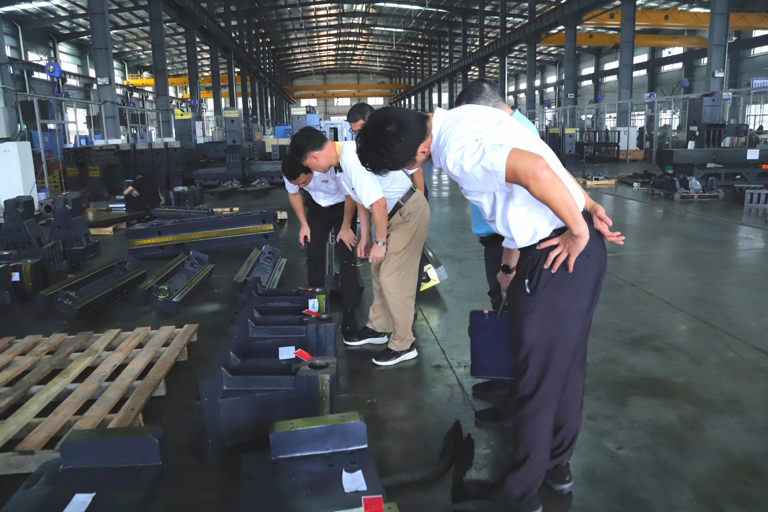 韶关市政协主席胡海运一行莅临钜拓智能调研 - 聚焦CNC - 2